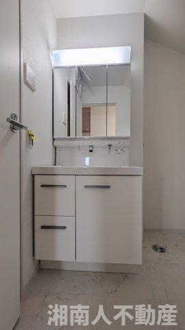 藤沢市片瀬海岸３丁目２３９２－２３４新築戸建ての独立洗面台|独立洗面台です