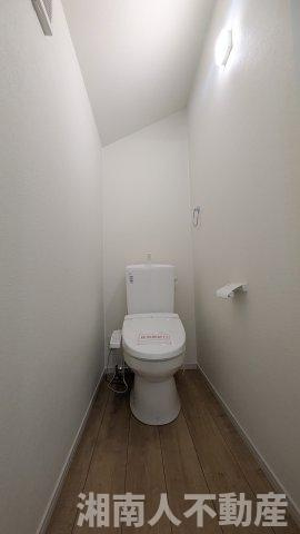 藤沢市片瀬海岸３丁目２３９２－２３４新築戸建てのトイレ|落ち着いたトイレです