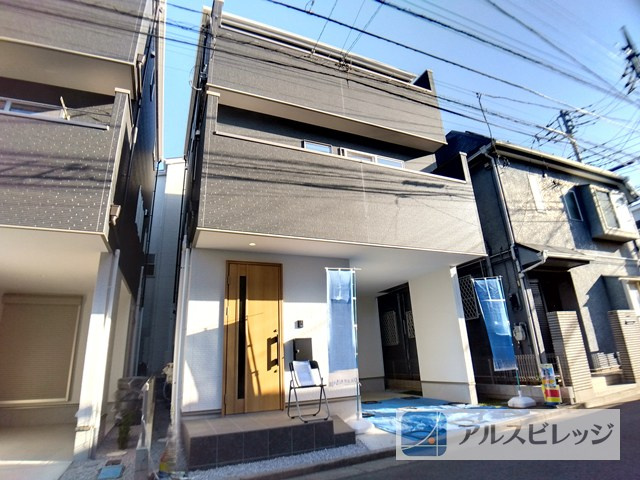 新築／朝霞市本町2期の外観|完成のイメージパースです。
広々バルコニーは、ご家族のお布団をたっぷり干せます