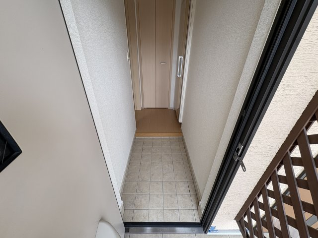 クレモンティーヌ　Ｃの玄関