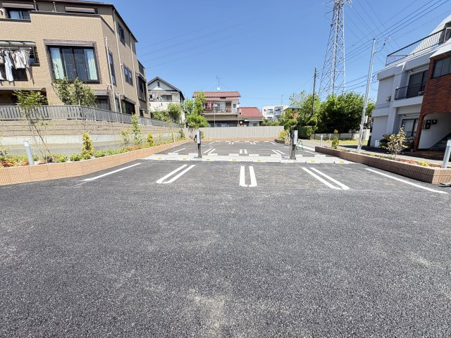エールトロワの駐車場
