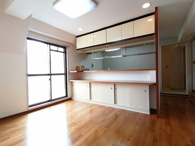 神戸市兵庫区西上橘通１丁目の賃貸マンションの居間・リビング|リビング室内