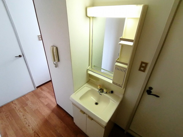 神戸市兵庫区西上橘通１丁目の賃貸マンションの洗面所|洗面