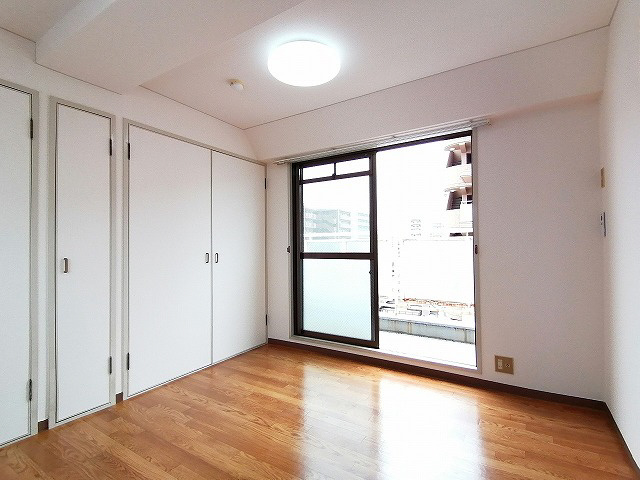 神戸市兵庫区西上橘通１丁目の賃貸マンションの内装|洋室
