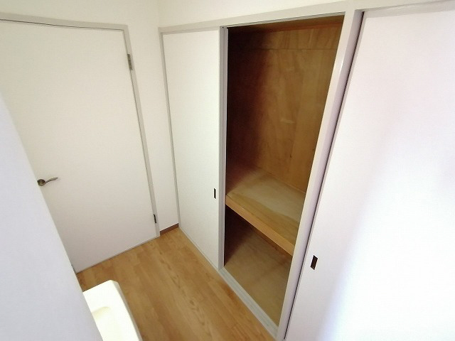 神戸市兵庫区西上橘通１丁目の賃貸マンションの収納|クローゼット