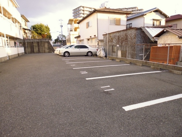 パークハイム永和の駐車場