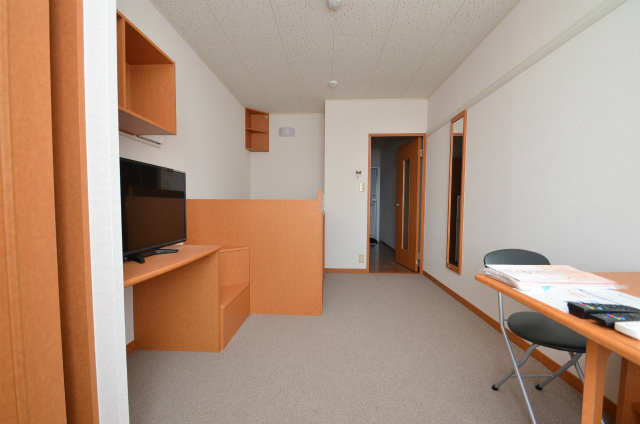 直方市大字感田のアパートの内装