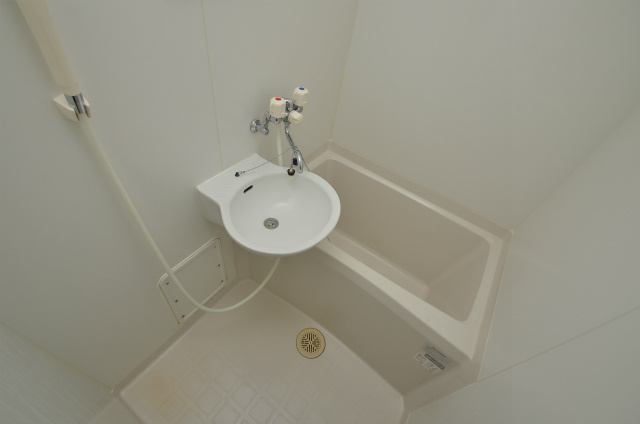 直方市大字感田のアパートの浴室