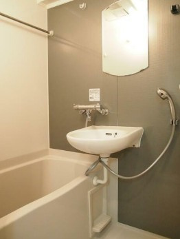 【浴室】 | ルーブル北新宿 | 浴室乾燥機付きバス。