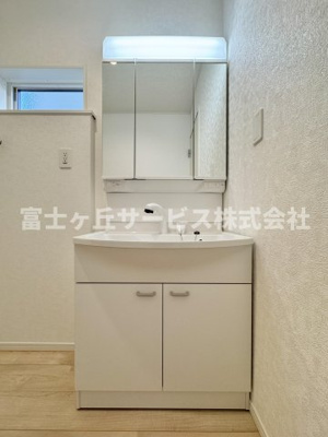【独立洗面台】 | 藤枝市高洲 4期 新築一戸建て | 朝の身支度に便利な独立洗面台です