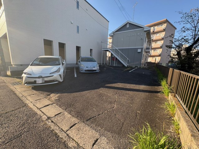 アネックス児玉の駐車場