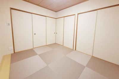 【和室】 | エスリード堺三国ヶ丘 | 和室6帖。い草の香りに癒され、クッション性の高い畳仕様。お子様のお昼寝やプレイスペースにもオススメです！