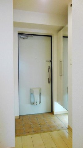 エトワール衣掛の玄関