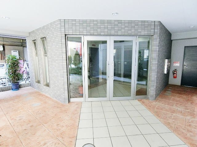 エトワール衣掛のエントランス