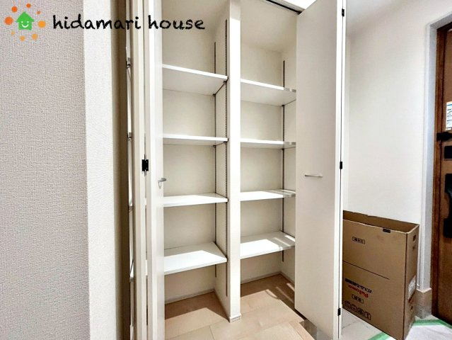 西区宝来　新築戸建　リーブルガーデン02の収納