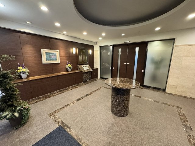 ポレスター高田のエントランス|05/22 08:59