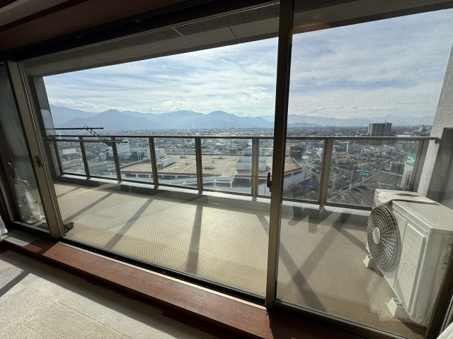 ポレスター高田の洋室|05/22 09:05