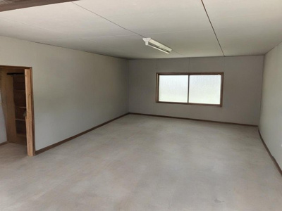 【駐車場】 | 出水市武本字菖蒲迫 戸建 | 倉庫・車庫　※家具消し編集をしております。