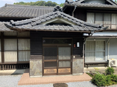 【玄関】 | 出水市武本字菖蒲迫 戸建 | 本宅