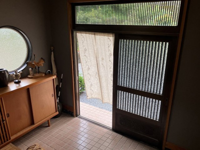 【玄関】 | 出水市武本字菖蒲迫 戸建 | 本宅