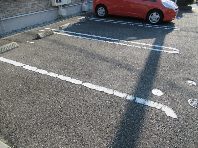 フラン　カルムの駐車場