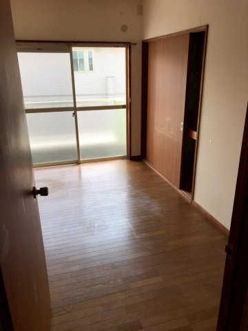 グリーンサイドハウスの洋室