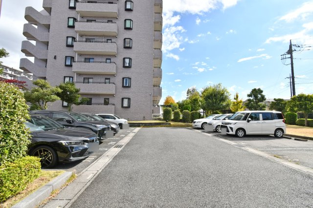 プロムナード大宮春野B-4番館の駐車場|■一人ひとりにあった資金計画やプランをご提案致します。「家を買って終わり」ではなく、「買ってからがスタート」と考え、ご提案します。ローンのご相談は私たちにお任せ下さい。