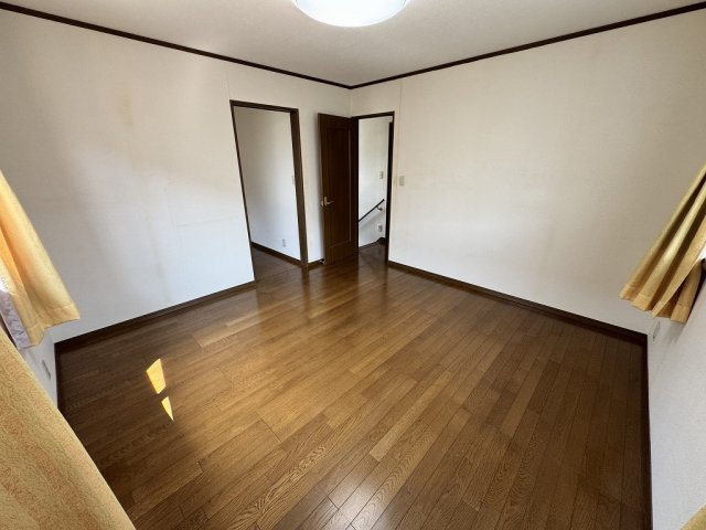 篠ノ井会中古住宅の洋室