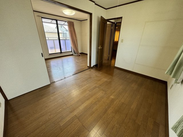 篠ノ井会中古住宅の洋室