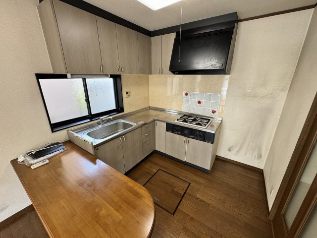 篠ノ井会中古住宅のキッチン