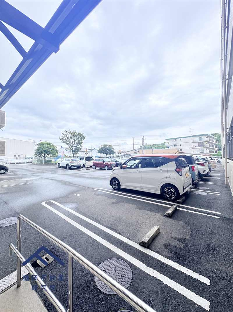 アムール和白駅の駐車場