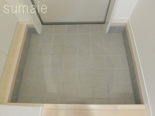 シャトーグレースの玄関|綺麗な玄関スペースです♪