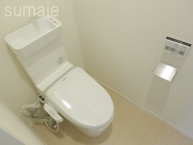 シャトーグレースのトイレ|温水洗浄便座機能が付いたトイレで快適です♪