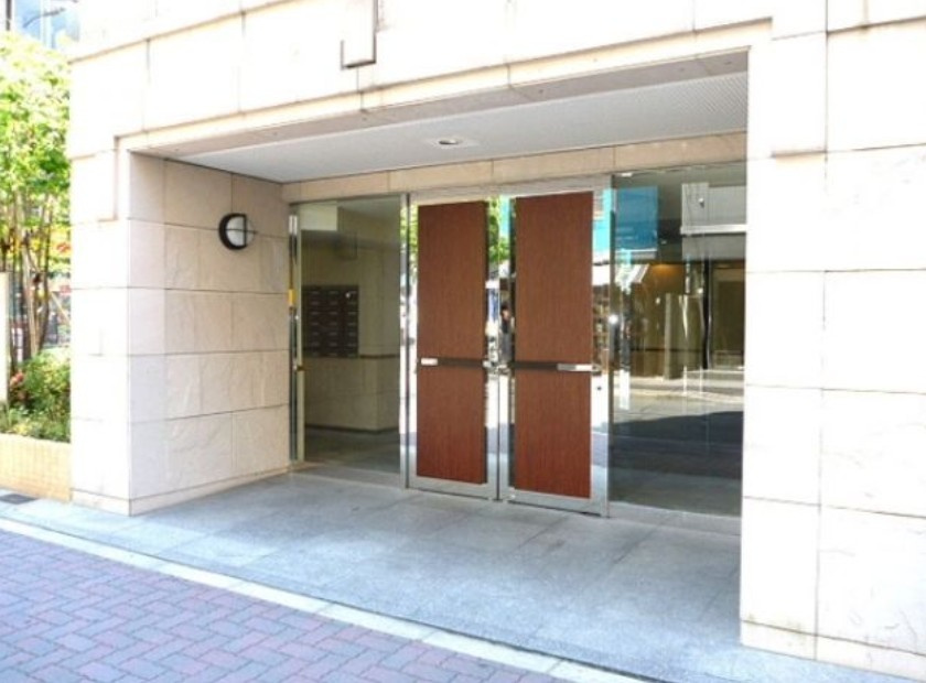 シャンブリーズ御茶ノ水のエントランス