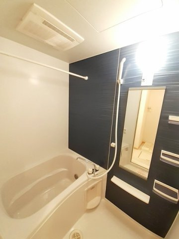 ロイヤルメゾン・アイの浴室