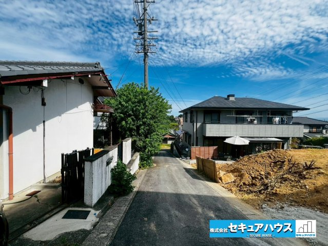 豊明市栄町大根　土地の前面道路含む現地写真|事前予約にて現地ご見学いただけます！お気軽にお問い合わせください♪
■株式会社　セキュアハウス■
住宅ローンに強く、知識、経験豊富なスタッフ在籍
お客様に寄り添い、ご成約後もサポート致します。
