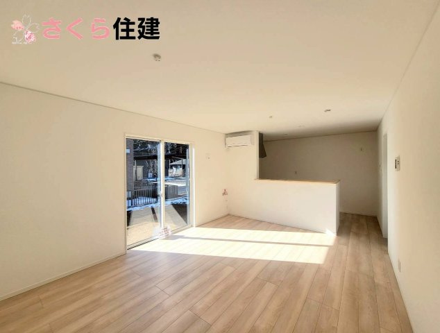 日光市土沢　第1の居間・リビング|16帖のLDKは日当たりも良好です◎						
