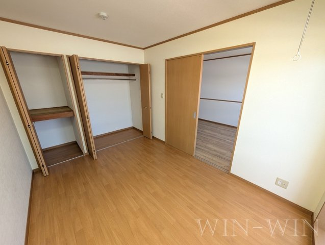 リバーウエスト 壱番館の洋室