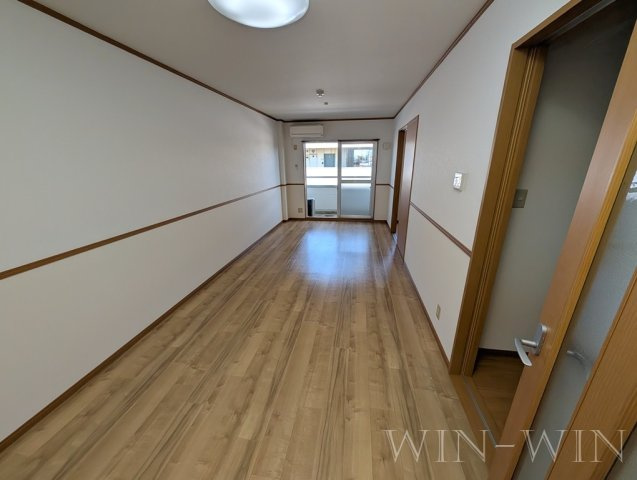 リバーウエスト 壱番館の居間・リビング