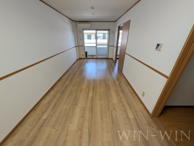 リバーウエスト 壱番館の居間・リビング