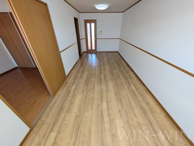 リバーウエスト 壱番館の居間・リビング