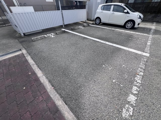 ヴィラージュ長畑Ｉの駐車場