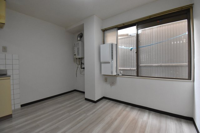 メゾン美樹の居間・リビング