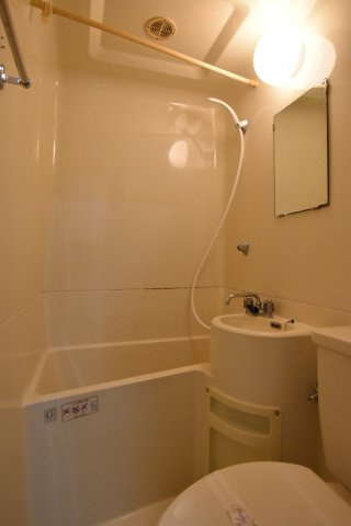 メゾン美樹の浴室