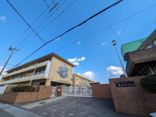 グランメール西高松　302の周辺|和歌山市立西浜中学校
徒歩距離　　約783ｍ
徒歩　　　　約10分