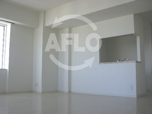 クロスレジデンス大阪新町　堀江小学校区の居間・リビング|ベルファース大阪新町　リビング・ダイニングスペース