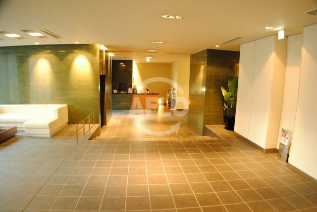 クロスレジデンス大阪新町　堀江小学校区の設備|ベルファース大阪新町　ロビー