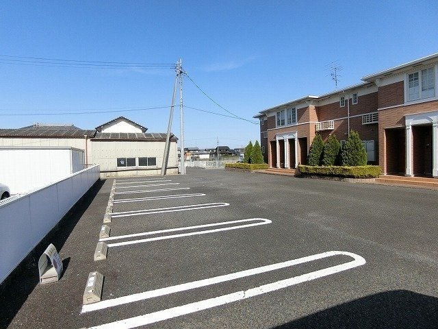 オアシスエイトⅡの駐車場