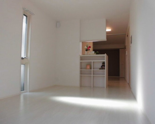 イースト河辺の居間・リビング