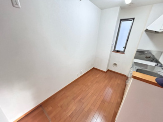 【洋室】 | メゾネット羽衣伽羅橋